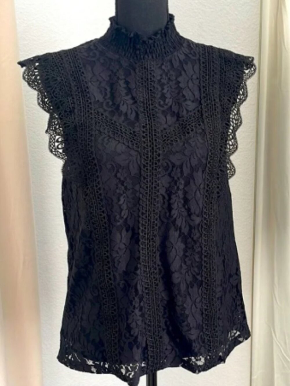 "Cable And Gauge" Gothic Lace Mock Neck Cap Sleeve Top - Black Size Large